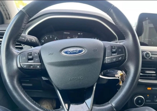Ford Focus cena 43500 przebieg: 178000, rok produkcji 2019 z Opole małe 67